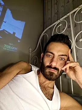 Snapshot of Drkats chatting on 12/20/25, 05:20 Drkats online show from 12/20/25, 05:20