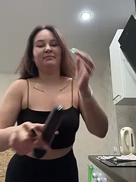 EsterLogan online show from 12/20/24, 11:00