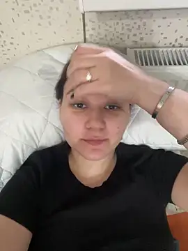 EsterLogan online show from 12/28/24, 12:03