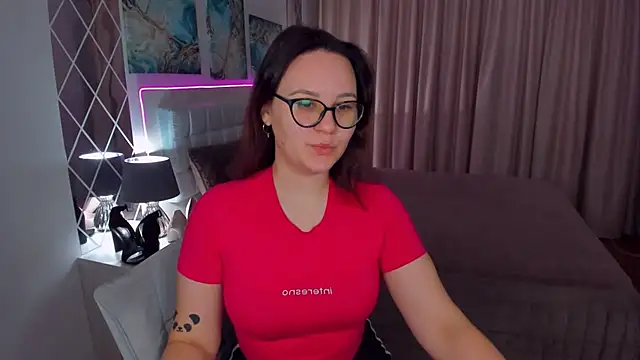 EsterLogan online show from 01/24/25, 06:03