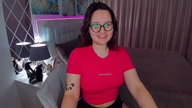 EsterLogan online show from 01/24/25, 09:17