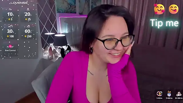 EsterLogan online show from 01/31/25, 08:54