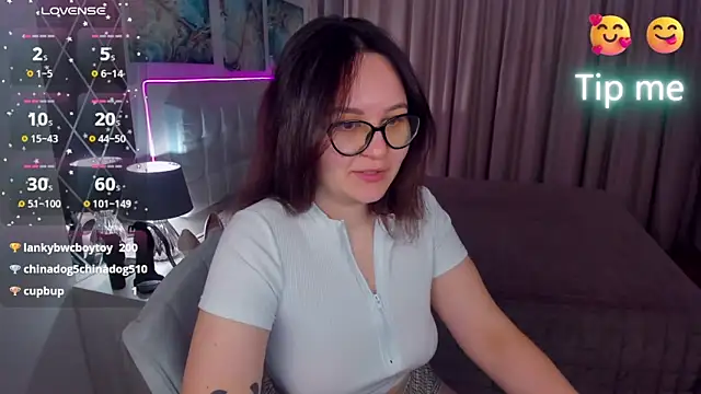 EsterLogan online show from 02/02/25, 11:51