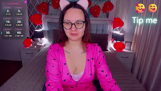 EsterLogan online show from 02/15/25, 06:55