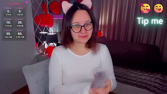 EsterLogan online show from 02/17/25, 05:36