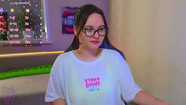 EsterLogan online show from 09/13/25, 01:11