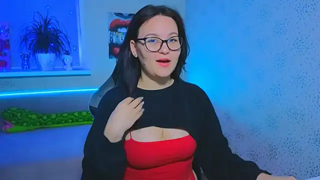 EsterLogan online show from 11/13/25, 10:25