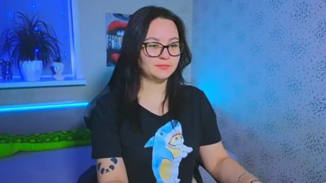 EsterLogan online show from 11/23/25, 07:08