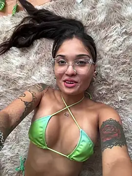 LunaXuan online show from 01/25/25, 10:39