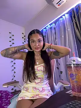 LunaXuan online show from 03/20/25, 11:12