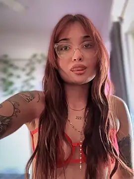 LunaXuan online show from 09/21/25, 07:48