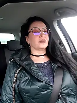 x  KHALEESI  x online show from 12/22/25, 07:27