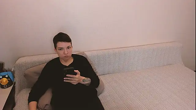 secret dreams   online show from 02/09/26, 02:21