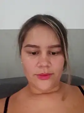 Snapshot of sweet_lucia chatting on 02/14/25, 02:23 sweet lucia online show from 02/14/25, 02:23