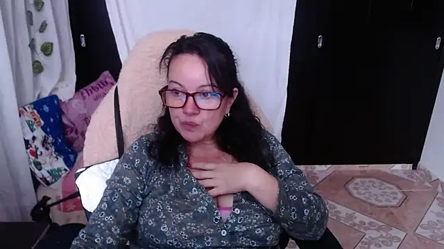 Sonialorens  online show from 12/18/24, 05:31