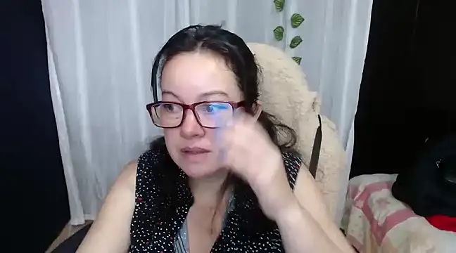 Sonialorens  online show from 12/27/24, 01:50