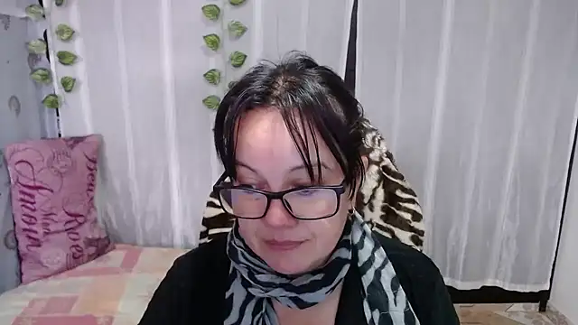 Sonialorens  online show from 01/30/25, 09:04