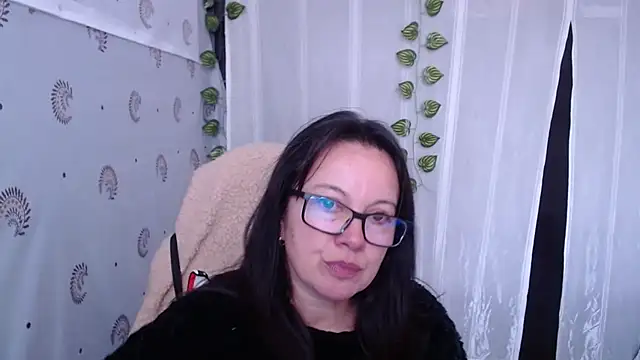 Sonialorens  online show from 02/15/25, 06:01