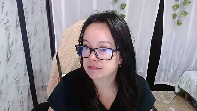 Sonialorens  online show from 03/01/25, 01:29