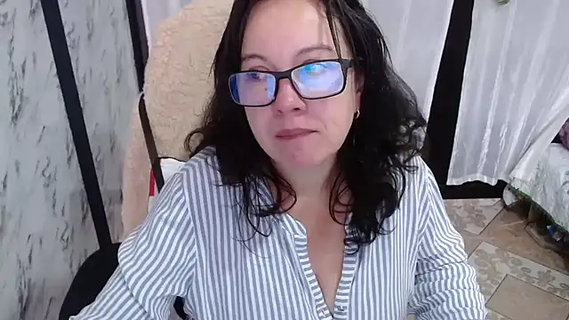 Sonialorens  online show from 03/17/25, 01:29