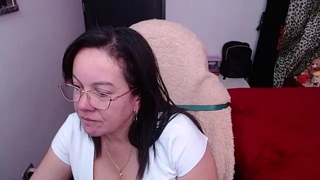 Sonialorens  online show from 11/10/25, 09:47