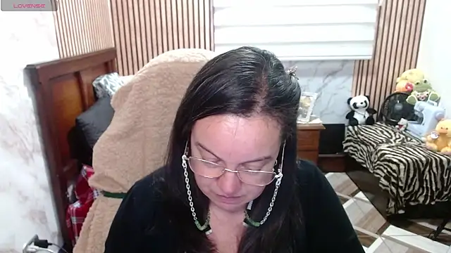 Sonialorens  online show from 04/17/26, 09:40