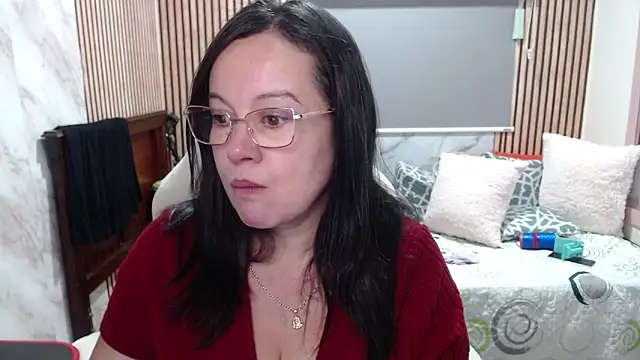 Sonialorens  online show from 05/15/26, 05:31