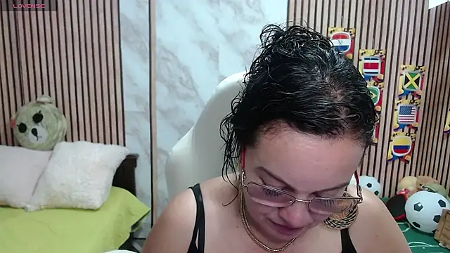 Sonialorens  online show from 07/08/26, 04:33