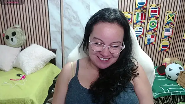 Sonialorens  online show from 07/09/26, 11:20