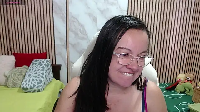 Sonialorens  online show from 07/21/26, 08:00