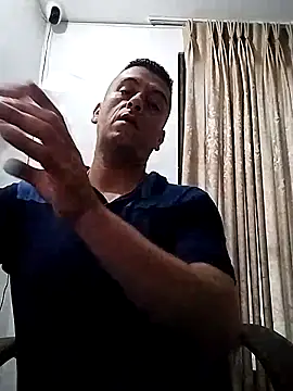 Snapshot of starplss chatting on 10/05/25, 10:18 starplss online show from 10/05/25, 10:18