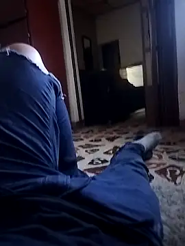 Snapshot of starplss chatting on 10/22/25, 01:17 starplss online show from 10/22/25, 01:17