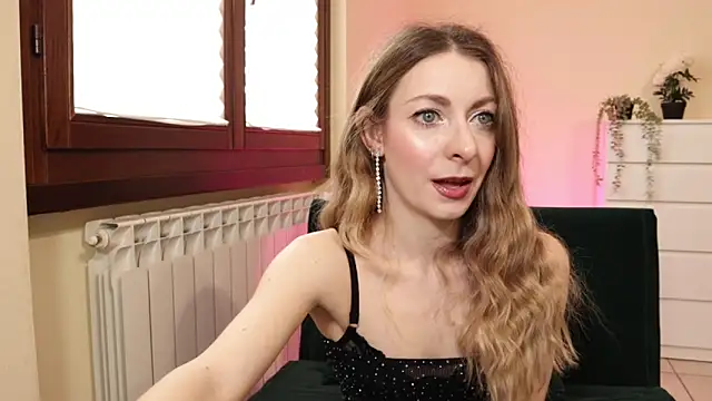 Snapshot of Luna_Riva chatting on 03/13/25, 10:05 Luna Riva online show from 03/13/25, 10:05