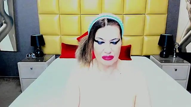 Snapshot of KiraLeila chatting on 05/28/26, 10:51 KiraLeila online show from 05/28/26, 10:51