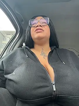 IamSashaLuv online show from 12/18/25, 10:54