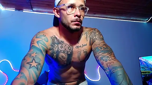 Snapshot of sebastian_horny chatting on 10/15/25, 08:36 sebastian horny online show from 10/15/25, 08:36