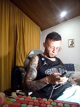 Snapshot of sebastian_horny chatting on 05/23/26, 11:31 sebastian horny online show from 05/23/26, 11:31