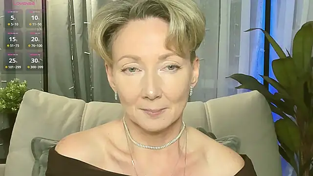 AkexandraFix online show from 11/25/25, 01:00