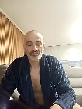 Gumatos online show from 04/16/26, 01:28