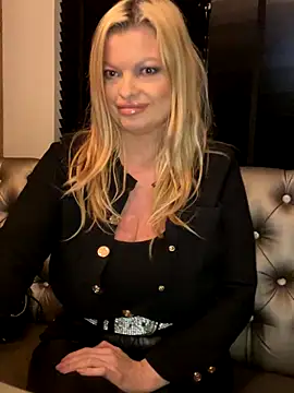 Lisavontease online show from 10/05/25, 03:27