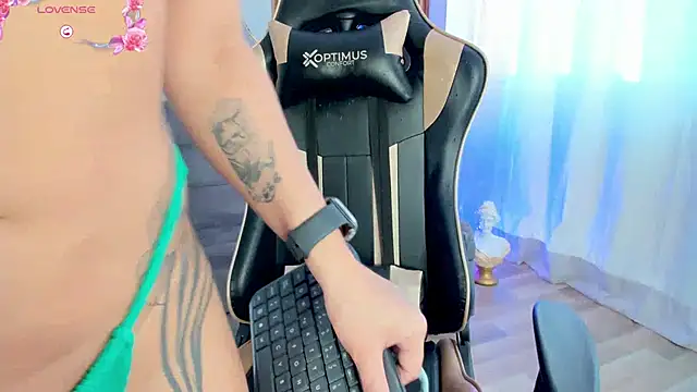 LaraBaker online show from 01/15/25, 10:46