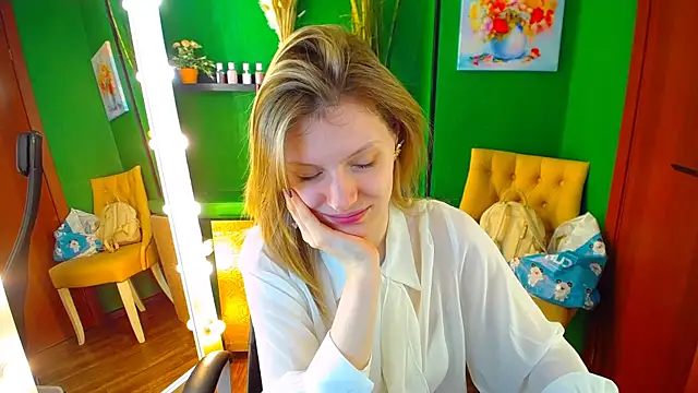 MaryHiggins online show from 03/07/25, 01:40