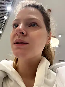 MaryHiggins online show from 10/28/25, 01:03