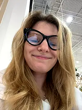 MaryHiggins online show from 11/06/25, 01:34