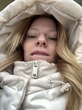 MaryHiggins online show from 02/04/26, 01:17