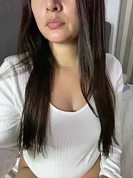 Snapshot of vellaAngel chatting on 02/04/26, 03:01 vellaAngel online show from 02/04/26, 03:01