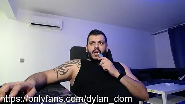 dyllan dom  online show from 03/11/26, 11:00
