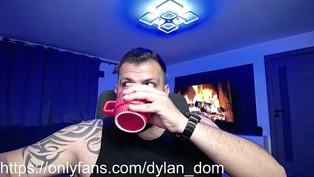 Snapshot of dyllan_dom_ chatting on 05/01/26, 10:25 dyllan dom online show from 05/01/26, 10:25