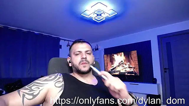 Snapshot of dyllan_dom_ chatting on 05/02/26, 10:59 dyllan dom online show from 05/02/26, 10:59