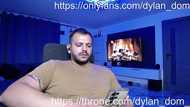 Snapshot of dyllan_dom_ chatting on 05/25/26, 09:21 dyllan dom online show from 05/25/26, 09:21
